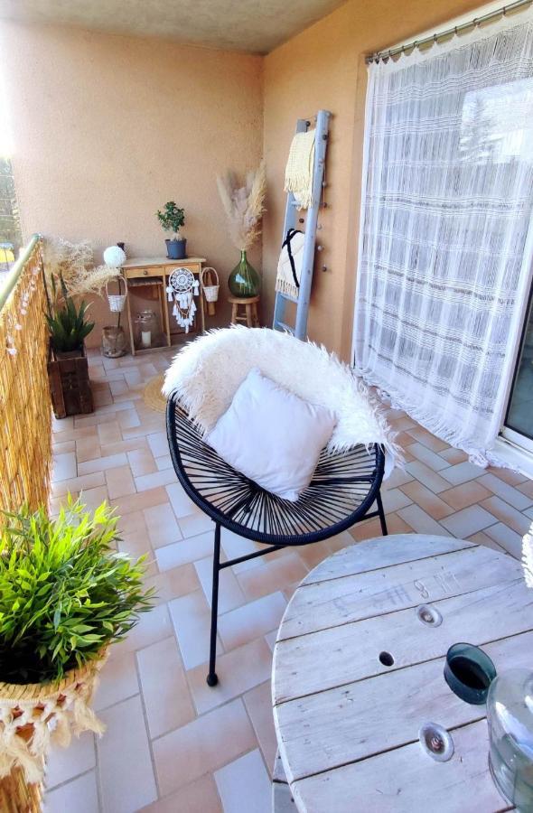 Un Nid D'Amour Apartment Ruoms Exterior photo